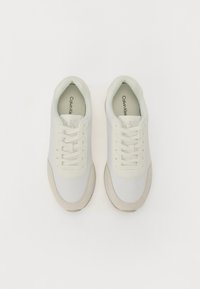 Thumbnail Image 4