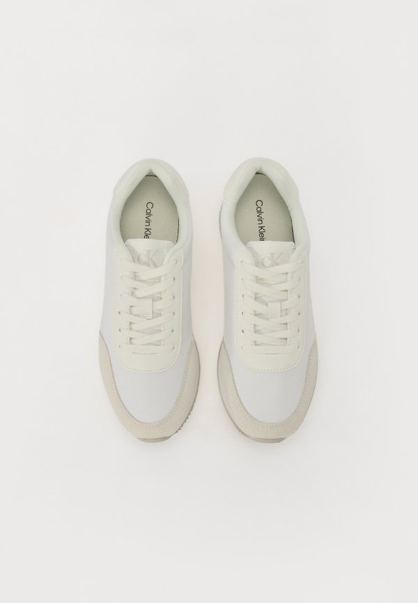 RETRO RUNNER - Trainers4