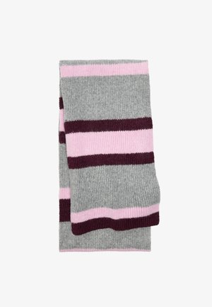 Pasiasty szalik w kolorach szarym, różowym i bordowym. Żebrowana faktura z szerokimi poziomymi paskami i miękkie wykończenie. Prostokątny kształt, złożony.