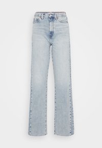 Jeans de tiro alto en azul claro con un corte relajado, pierna recta, lavado desgastado, diseño de cinco bolsillos y detalles de costura sutiles.
