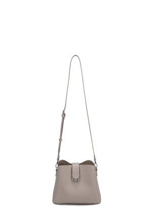 Borsa a tracolla in pelle beige con tracolla regolabile e chiusura con fibbia in tonalità argento al centro anteriore.