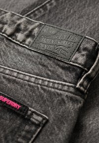 Niewybrane, wolcott black stone