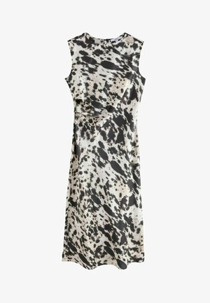 Rochie fără mâneci dintr-un material ușor, cu un imprimeu abstract alb-negru de tip animalier, având o croială lejeră și detalii drapate la talie.