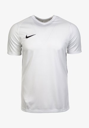 Bílá sportovní košile s krátkým rukávem a výstřihem do V, černé logo Nike v levém horním rohu a jemná horizontální žebrovaná textura.