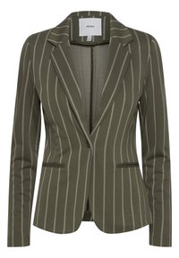 Blazer vert olive avec rayures blanches verticales, col à revers, deux poches frontales et une fermeture à un bouton. Le tissu semble lisse et léger.