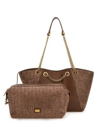 Borsa a tracolla intrecciata marrone con tracolla a catena dorata e pochette con cerniera. La borsa presenta una superficie testurizzata e una base solida a contrasto.