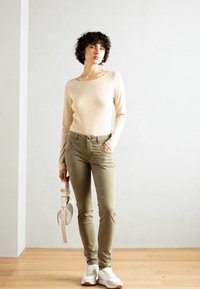 Marc O'Polo LONG SLEEVE BOAT NECK - Topper langermet - dusty field