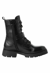 Botte de cheville en cuir noir avec un laçage à l'avant, une fermeture éclair sur le côté et une semelle épaisse. Surface texturée avec une large sangle accentuée sur le dessus.