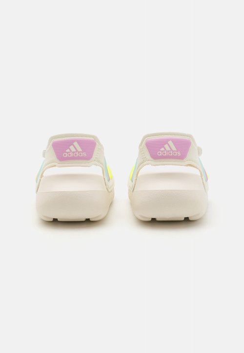 adidas ALTA 2.0 KIDS - Sandalias de senderismo - off white/bliss lilac/halo mint — foto 3