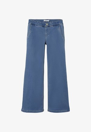 Ljusblå, vida jeans i denim; har två framfickor, knappstängning och sömda detaljer längs sömmarna.