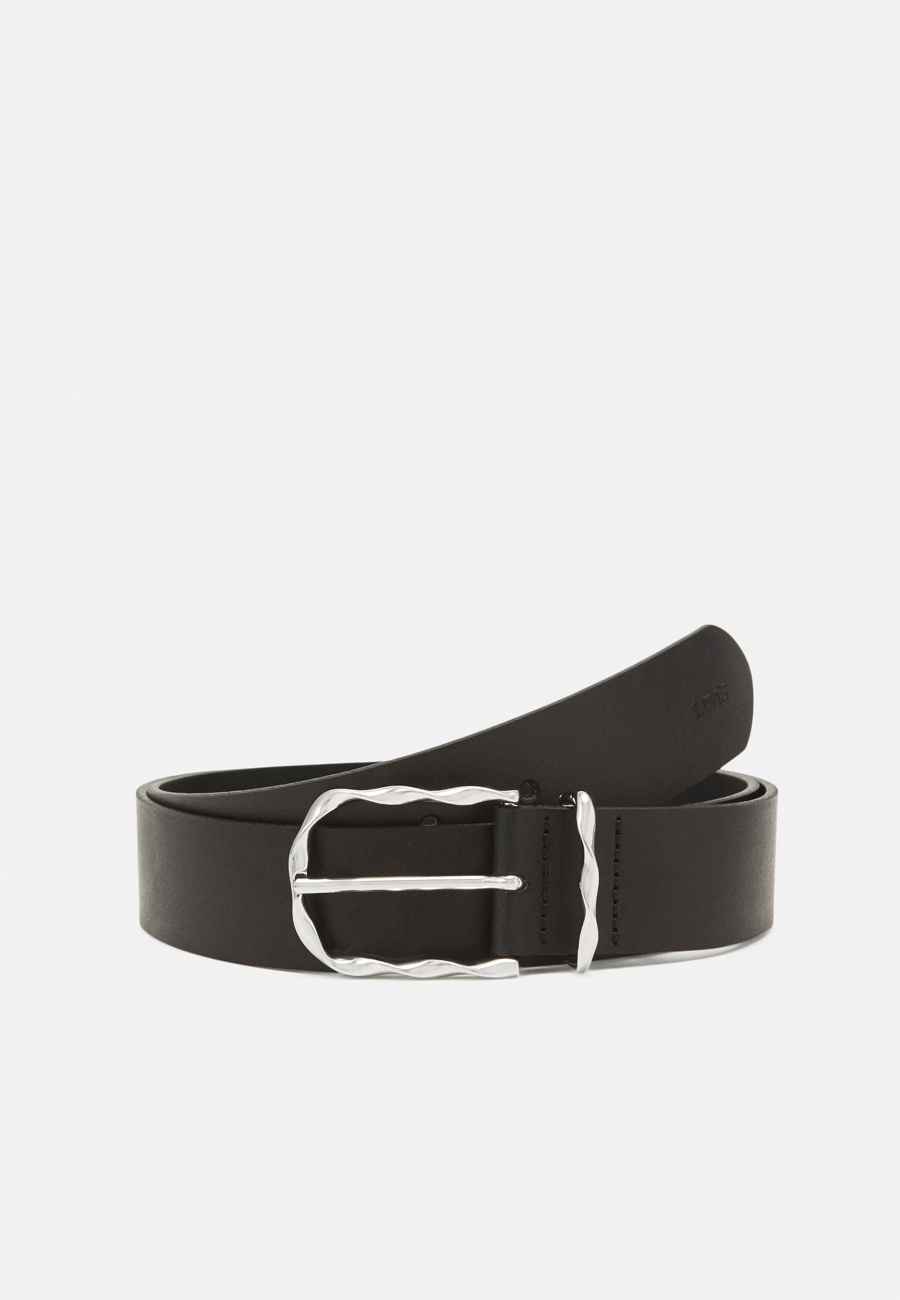 black levis belt