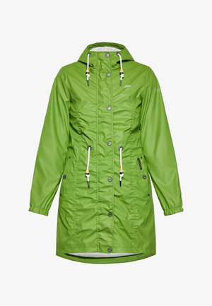 Zöld vízálló dzseki húzózsinórral ellátott kapucnival, elasztikus mandzsettákkal és patentos gombokkal. Steppelt textúrával és oldalsó zsebekkel rendelkezik.
