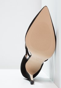 Zign Klassiska pumps - black