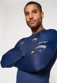 Venum UFC FIGHT WEEK MENS RASHGUARDS - Top s dlhým rukávom - blue