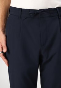 Thumbnail Image 11