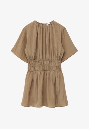 Bruine jurk met korte mouwen, met een geplooide taille, een ronde halslijn en een losse, sierlijke rok.