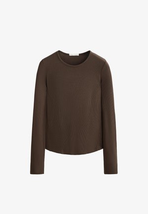 Rjava dolgorepa zgornja majica iz rebrastega materiala z okroglim izrezom, oprijetim krojem in nežnim stranskim šivom. Gladek otip.
