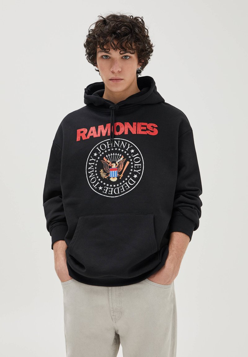PULLu0026BEAR Hoodie - black - Zalando.de