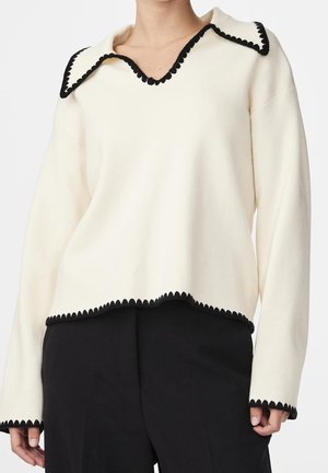 Stickad tröja - off-white