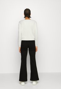 Vero Moda VMLEA V NECK CARDIGAN - Casaco de malha - birch