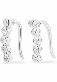 Orecchini in argento caratterizzati da una serie di forme arrotondate, ciascuna decorata con una pietra preziosa trasparente, che si assottigliano in un design a gancio elegante.