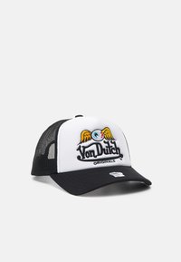 Lastebil caps med svart skjerm, hvit frontpanel og netting sider. Har brodert "Von Dutch"-logo med et vinget øye-design.