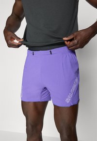 Salomon SENSE SHORTS - Short de sport - liberty