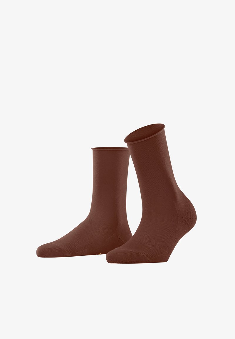 Braune Baumwollsocken mit glatter Textur, in halber Wadenhöhe, und verstärkter Zehenpartie. Keine Muster; nahtloses Design für zusätzlichen Komfort.