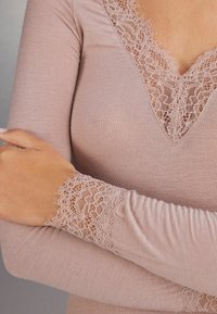 Intimissimi ULTRALIGHT - Undertröja - pink