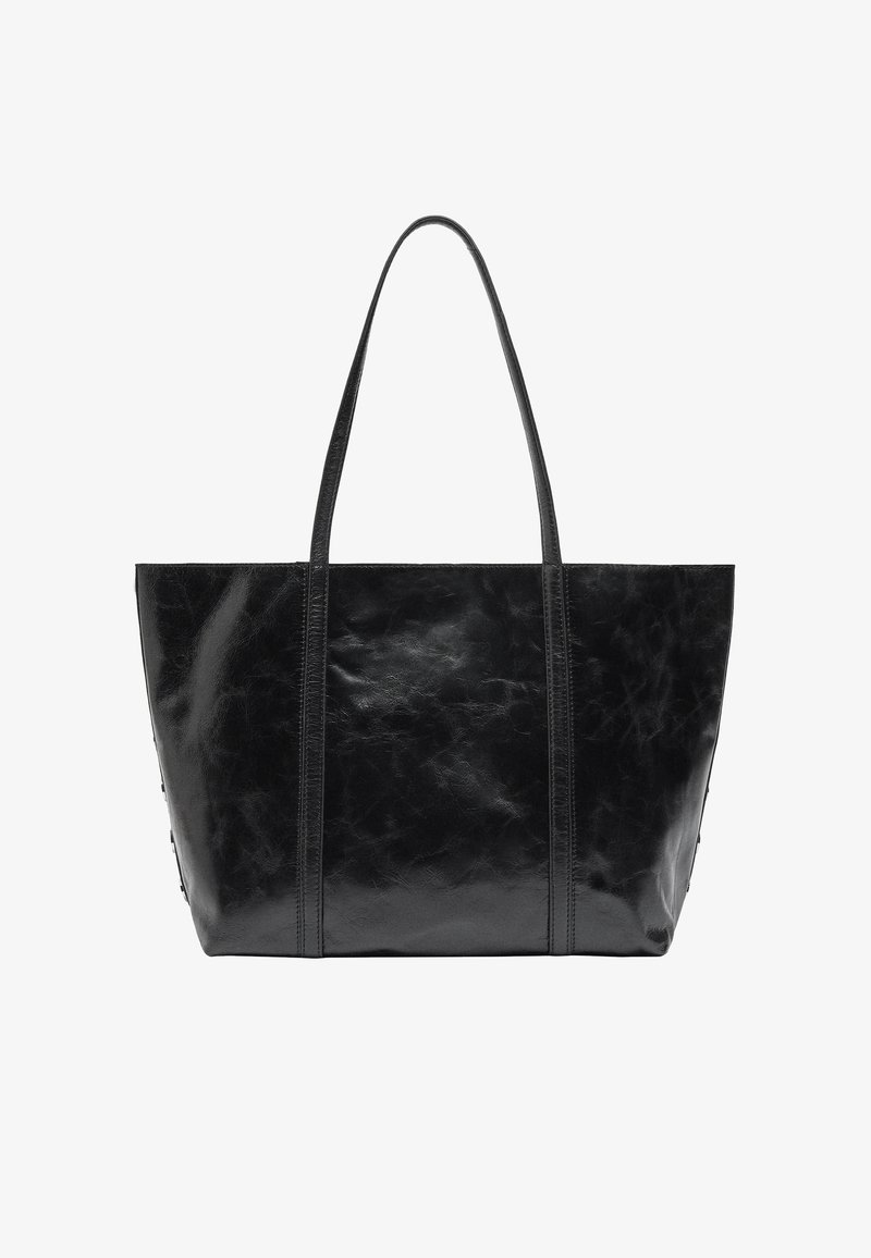 Czarna skórzana torba tote o gładkiej, połyskującej teksturze. Posiada dwa długie uchwyty oraz konstrukcyjny kształt, z pionowym przeszyciem dla uwydatnienia detali.