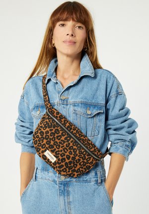 Rivedroite Paris THE WAIST CUSTINE - Bum bag - leopard
