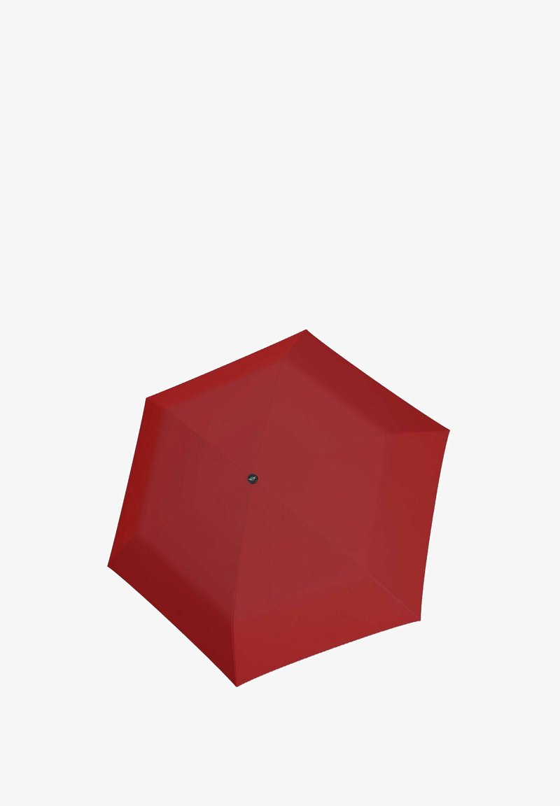 Rode hexagonale paraplu met een gladde textuur en een effen kleur, voorzien van een centrale zwarte knop voor het openen en sluiten.