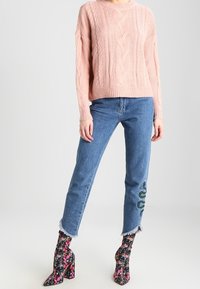 Vero Moda Strickpullover - light pink