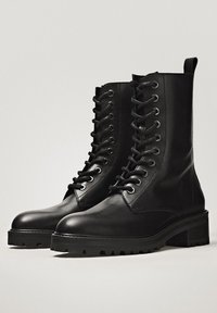 Massimo Dutti Snørestøvletter - black