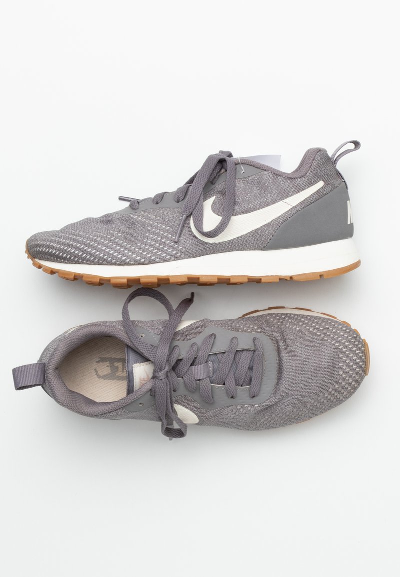 Nike Action Sports Baskets basses - grey