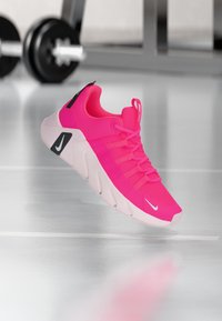 Неизбран, hyper pink/white/pearl pink/off noir