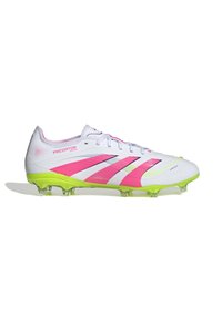 Witte voetbalschoenen met roze en groene accenten. Beschikt over een gestructureerde synthetische bovenkant, zes studs en een gestroomlijnd ontwerp voor optimale prestaties.