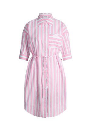 Roze-witte, verticaal gestreepte overhemdjurk tot op de knie met een knoopsluiting aan de voorkant, een borstzakje, driekwart mouwen en een dunne tailleband.