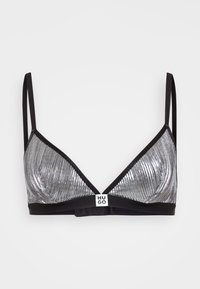 Soutien-gorge triangulaire métallique argenté avec une texture striée, des bords noirs et des bretelles ajustables. Présente une étiquette de marque au centre avant.
