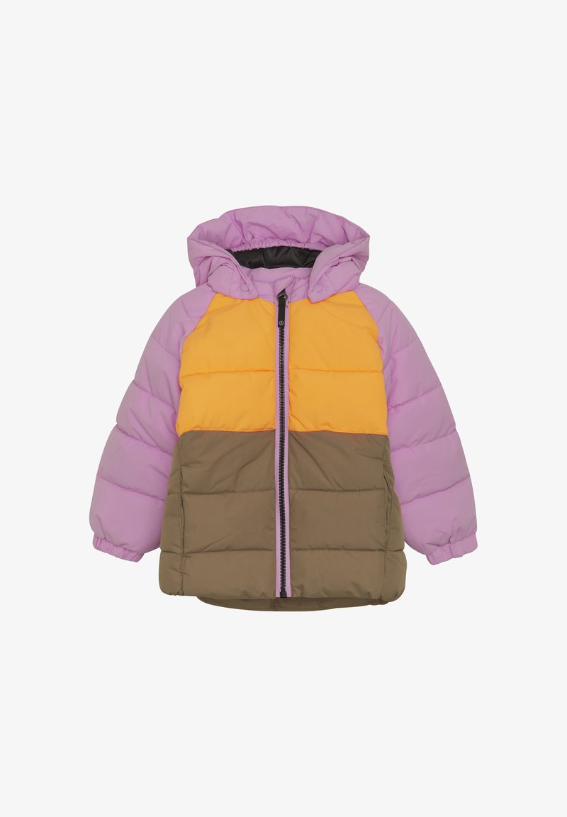 Puffjacka med huva, med sektioner i lila, gult och olivgrönt. Den har en framfick och ett kviltat mönster.