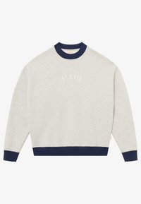 Světle šedá mikina s tmavě modrým žebrovaným límcem a manžetami. Na hrudi má malé vyražené logo "BLKVIS NY". Jemná textura, volný střih.