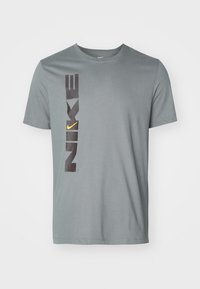 TEE VINTAGE FITNESS - Sports T-shirt - smoke grey