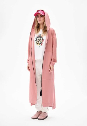blue shadow OLENA - Classic coat - pink