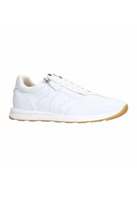 Witte sneaker met een bovenwerk van soepel leer, vetersluiting aan de voorkant en een zijrits. Beschikt over een gestructureerde zool met een lichtbruine accent.