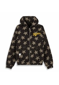 Sudadera con cremallera negra, con un gran patrón de estrellas en gris claro, presenta un bolsillo frontal y texto bordado en amarillo que dice "Grimy". Textura de tela suave.
