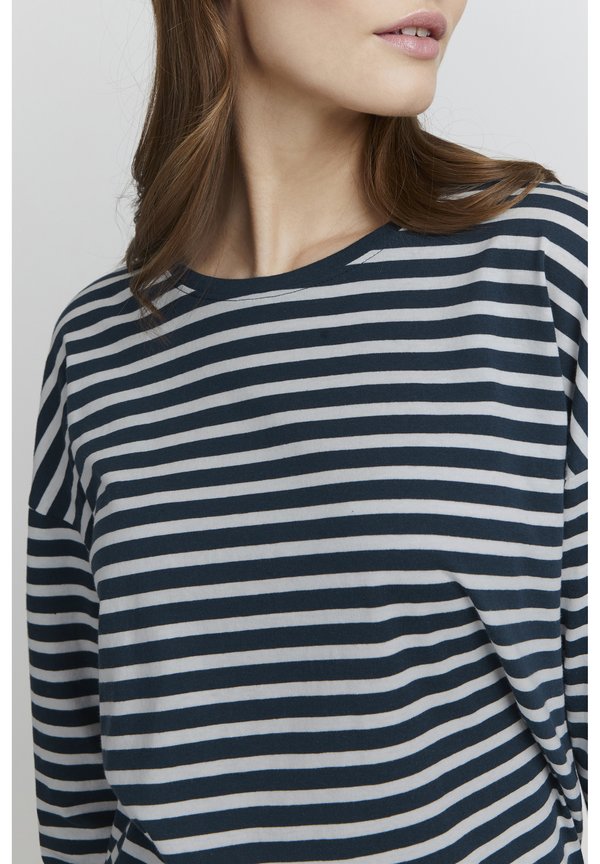 OXStefka - Long sleeved top - total eclipse4