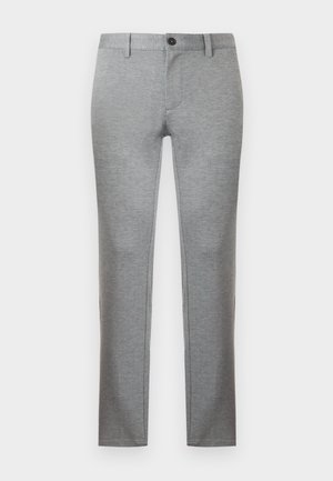 Pantalon gris clair coupe droite avec passants pour ceinture, fermeture par bouton et fermeture éclair avant dissimulée.