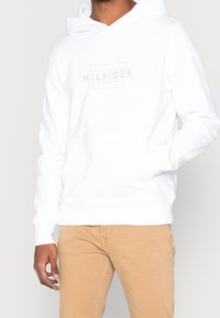 Tommy Hilfiger Jersey con capucha - white