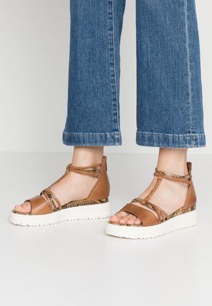WOMS SANDALS - Platform sandals - cognac
