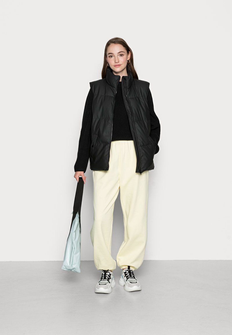 Damen Leichte Jacken | Vero Moda VMGRETA COATED WAISTCOAT Weste black/schwarz - CH96430 Damen Leichte Jacken | Vero Moda VMGRETA COATED WAISTCOAT Weste black/schwarz - CH96430